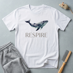 T-shirt baleine «RESPIRE» — T-shirt graphique apaisant sur le thème de l’océan