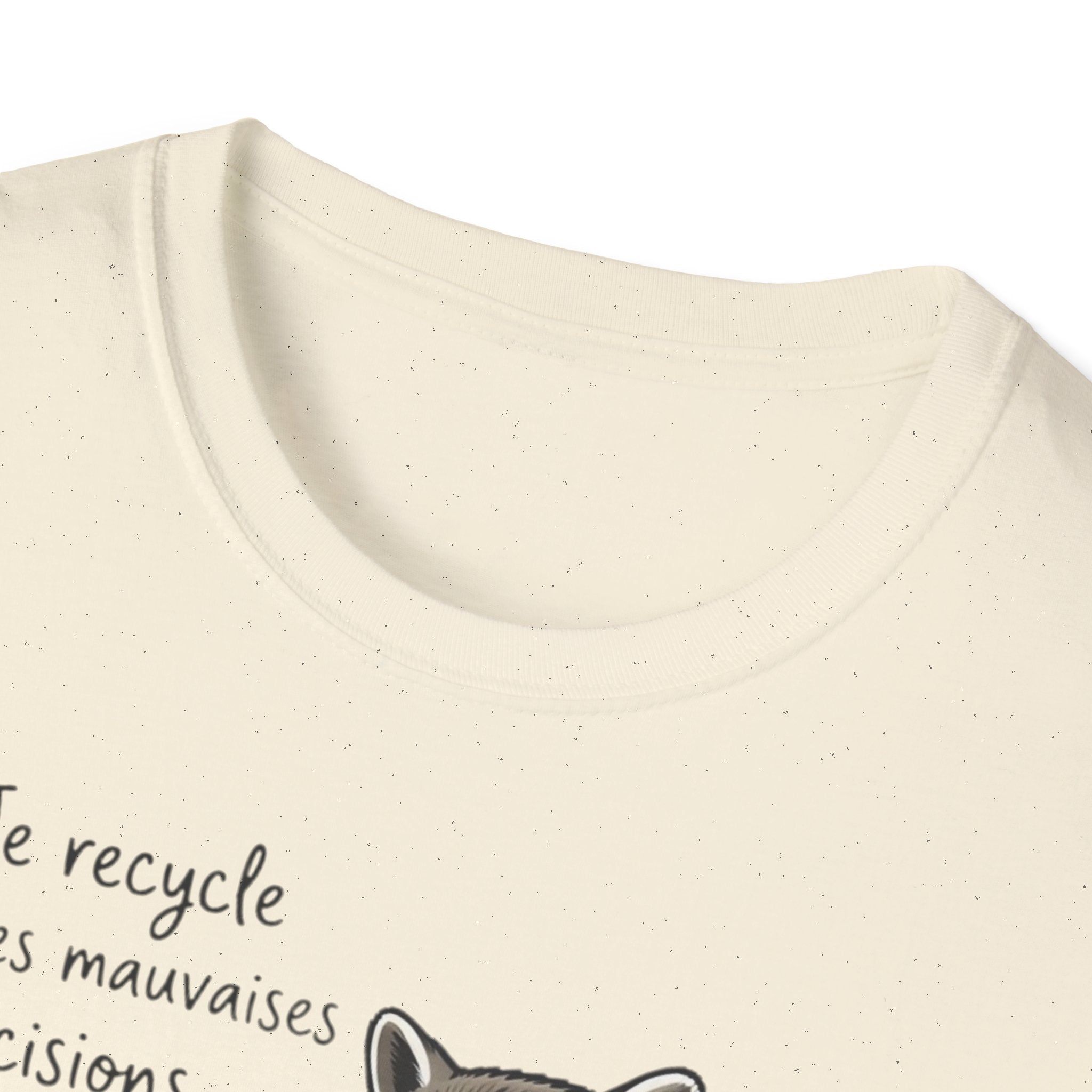 Recycling Raccoon T-Shirt — "Je recycle mes mauvaises décisions" Cute Eco Humor Tee