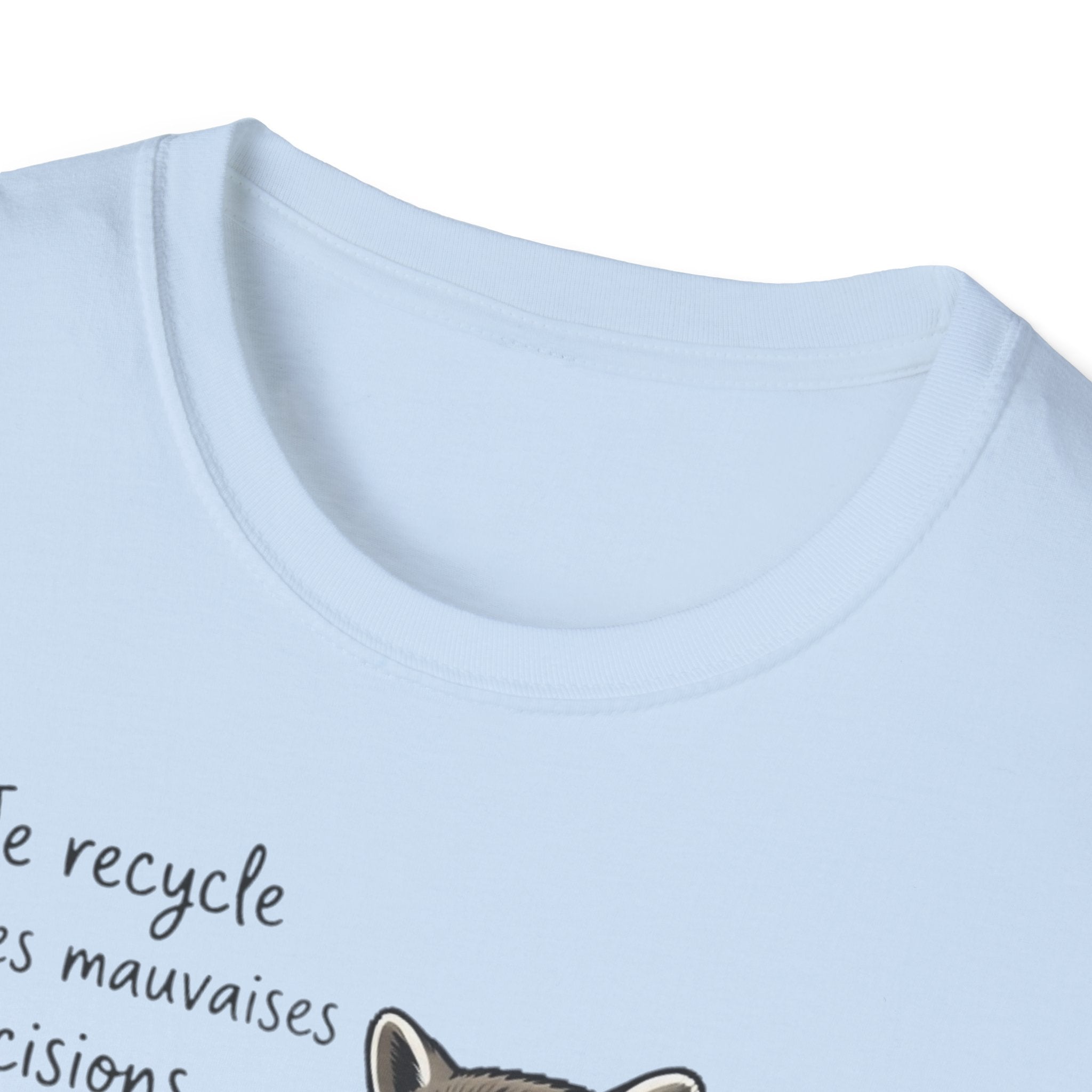 Recycling Raccoon T-Shirt — "Je recycle mes mauvaises décisions" Cute Eco Humor Tee