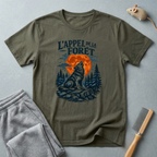 T-shirt — L’Appel de la Forêt: motif loup (loup hurlant, lune et forêt) 🐺🌙🌲