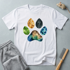 T-shirt empreinte de patte nature — motif coloré de patte en feuilles et pierres