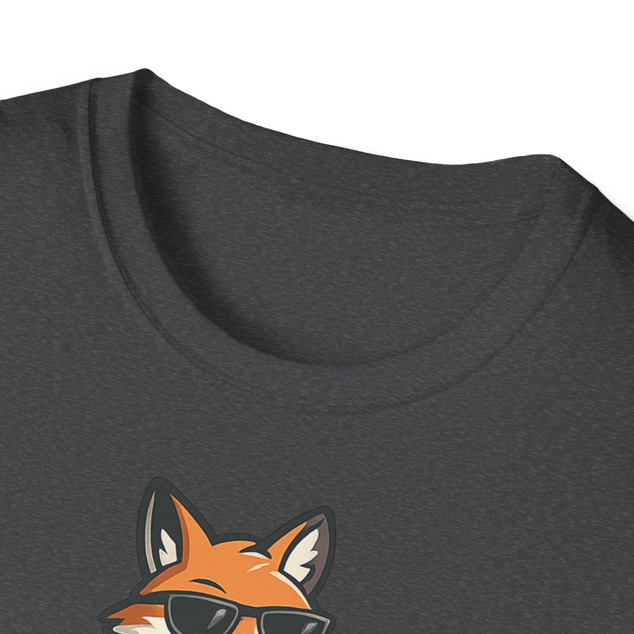 Fox Illustration T-Shirt — "Durable Mais Méfiant" Cute Fox Graphic Tee