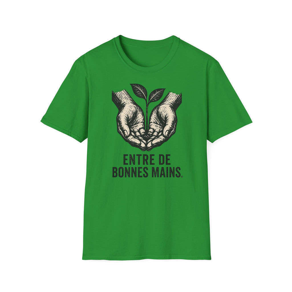 T-shirt — « Entre de bonnes mains » — Illustration graphique de mains tenant une jeune pousse