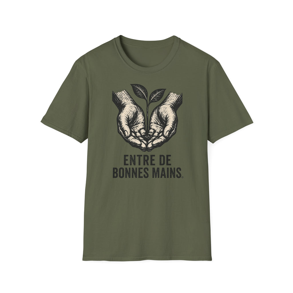 T-shirt — « Entre de bonnes mains » — Illustration graphique de mains tenant une jeune pousse