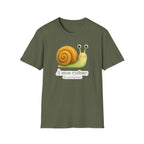 T-shirt illustré avec escargot — « À mon rythme. » — Adorable T-shirt « slow living »