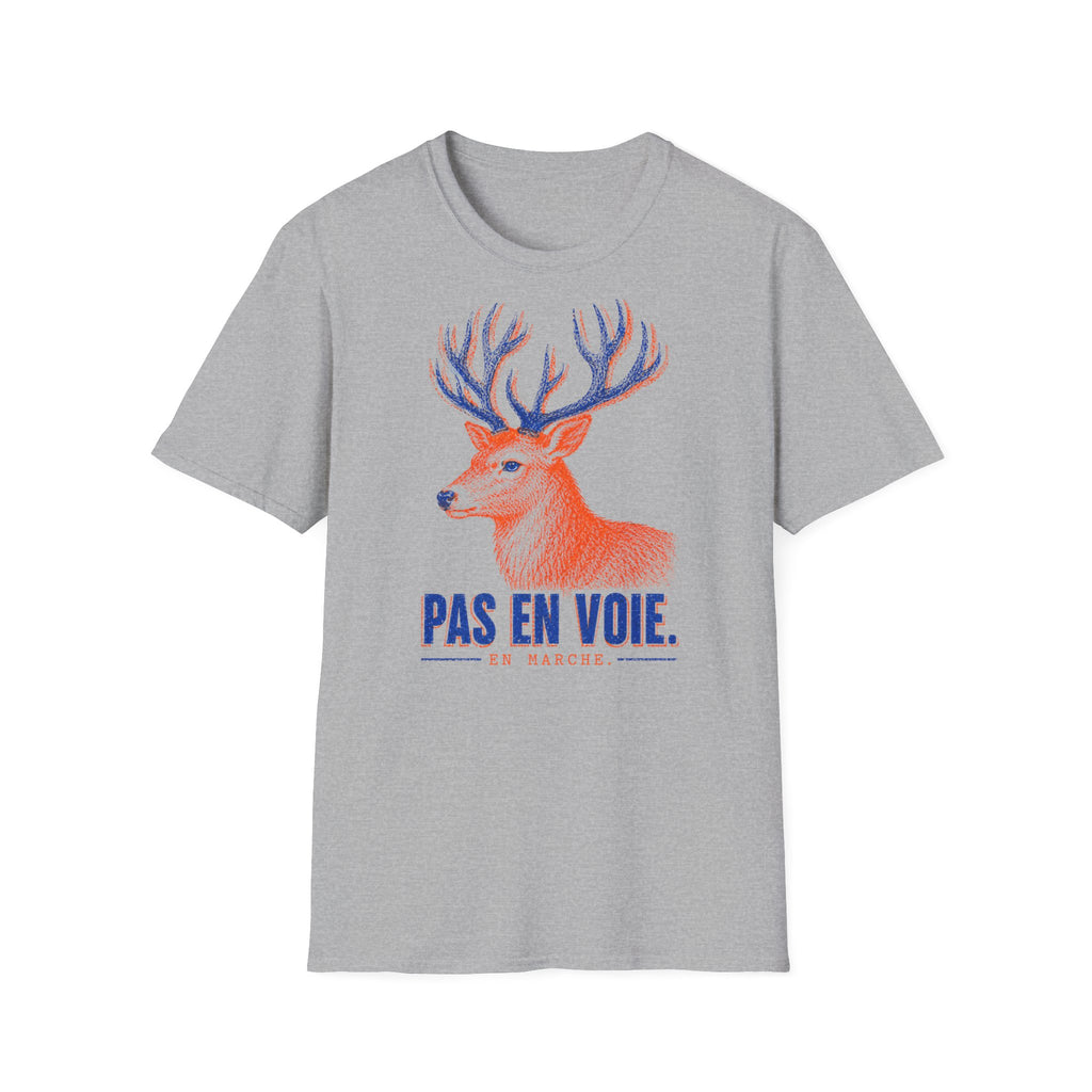 T-shirt illustré avec cerf — « PAS EN VOIE. » — T-shirt graphique vintage avec cerf