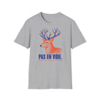 T-shirt illustré avec cerf — « PAS EN VOIE. » — T-shirt graphique vintage avec cerf