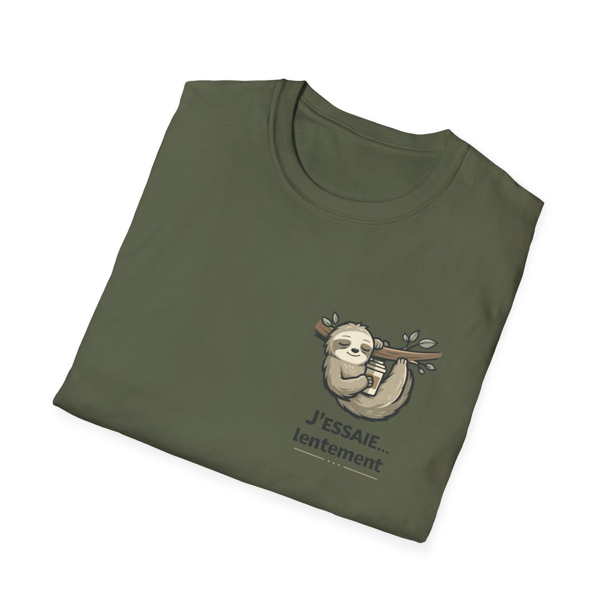 Sloth Illustration T-Shirt — "J'essaie... mais lentement" Cute Relaxed Vibe Tee