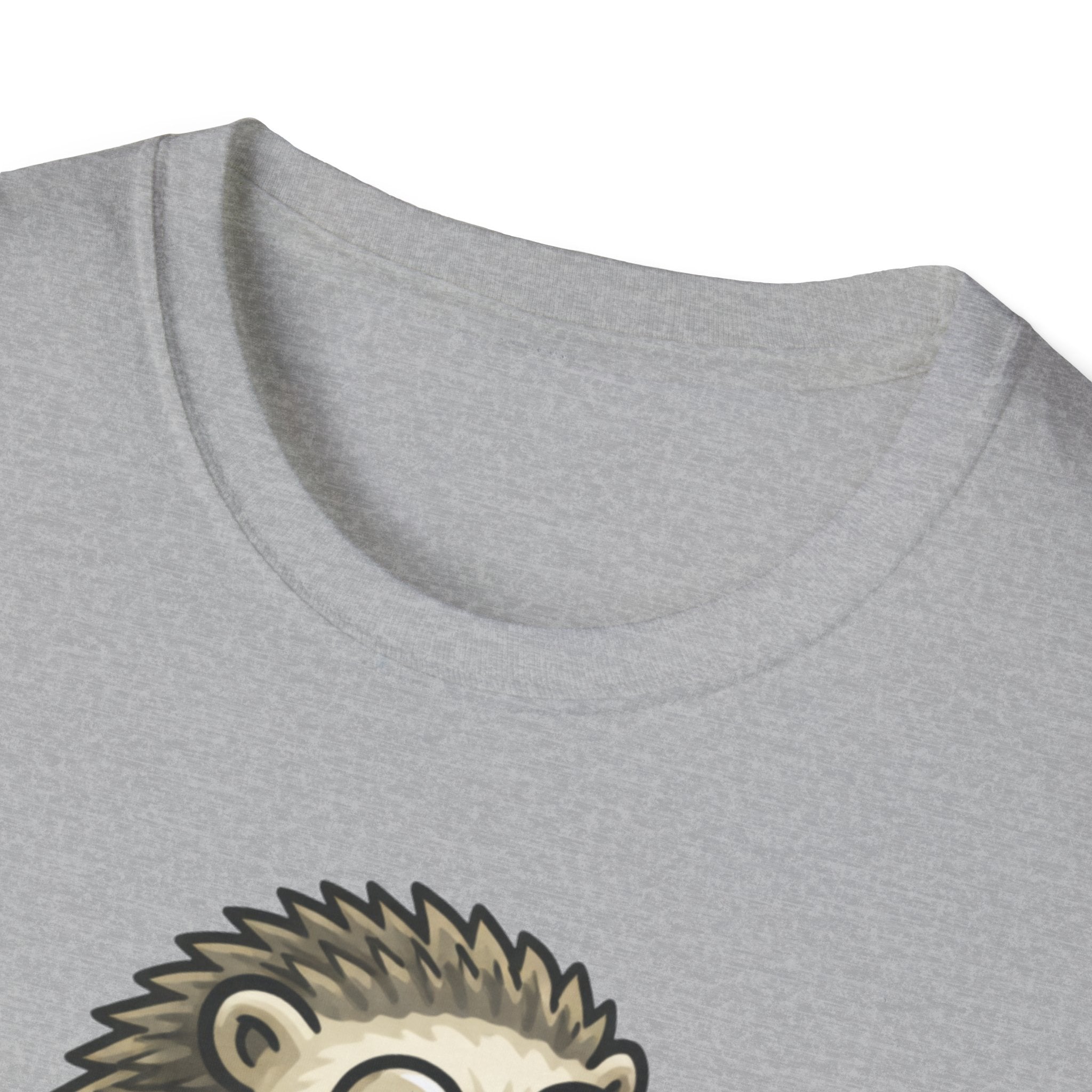 Eco Hedgehog T‑Shirt — "Écolo mais fatigué" Cute Eco-Friendly Graphic Tee